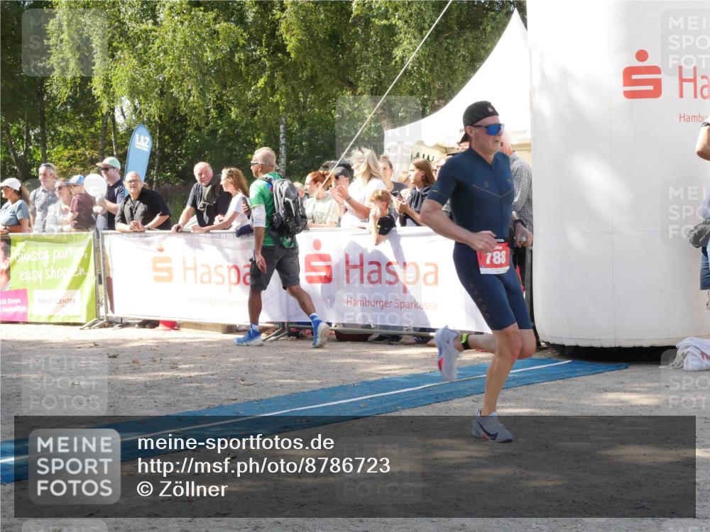 07.09.2025 - 19. Norderstedt Triathlon Zöllner http://msf.ph/oto/8786723 07.09.2025 13:08:00 Ziel 709, 788 meine-sportfotos.de