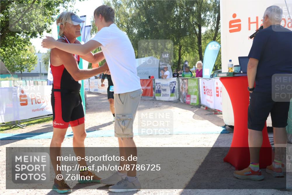 07.09.2025 - 19. Norderstedt Triathlon Zöllner http://msf.ph/oto/8786725 07.09.2025 15:43:07 Ziel 911 meine-sportfotos.de