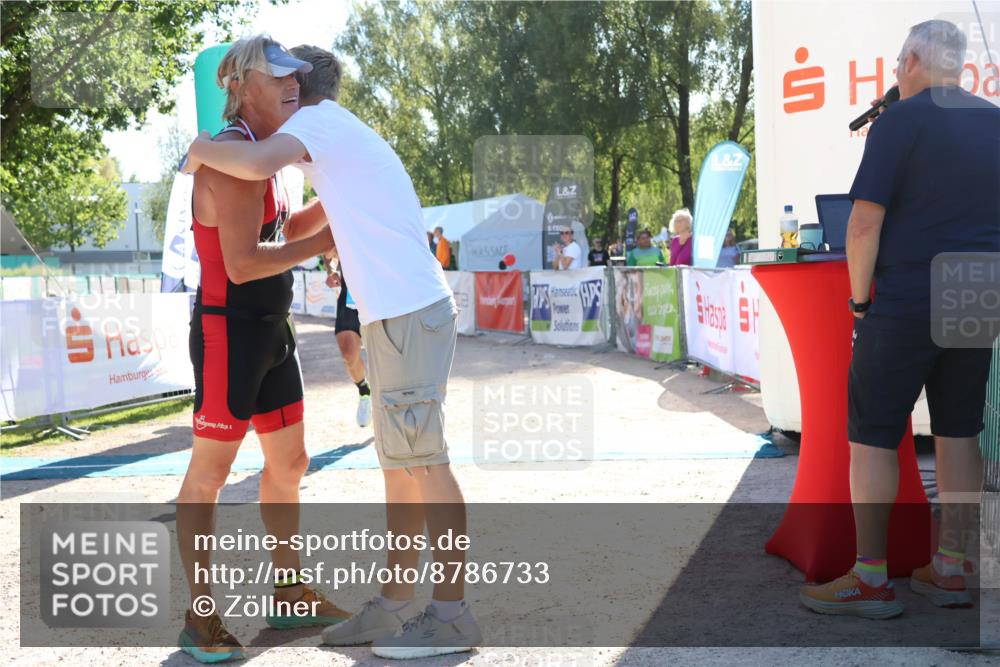 07.09.2025 - 19. Norderstedt Triathlon Zöllner http://msf.ph/oto/8786733 07.09.2025 15:43:08 Ziel 911 meine-sportfotos.de