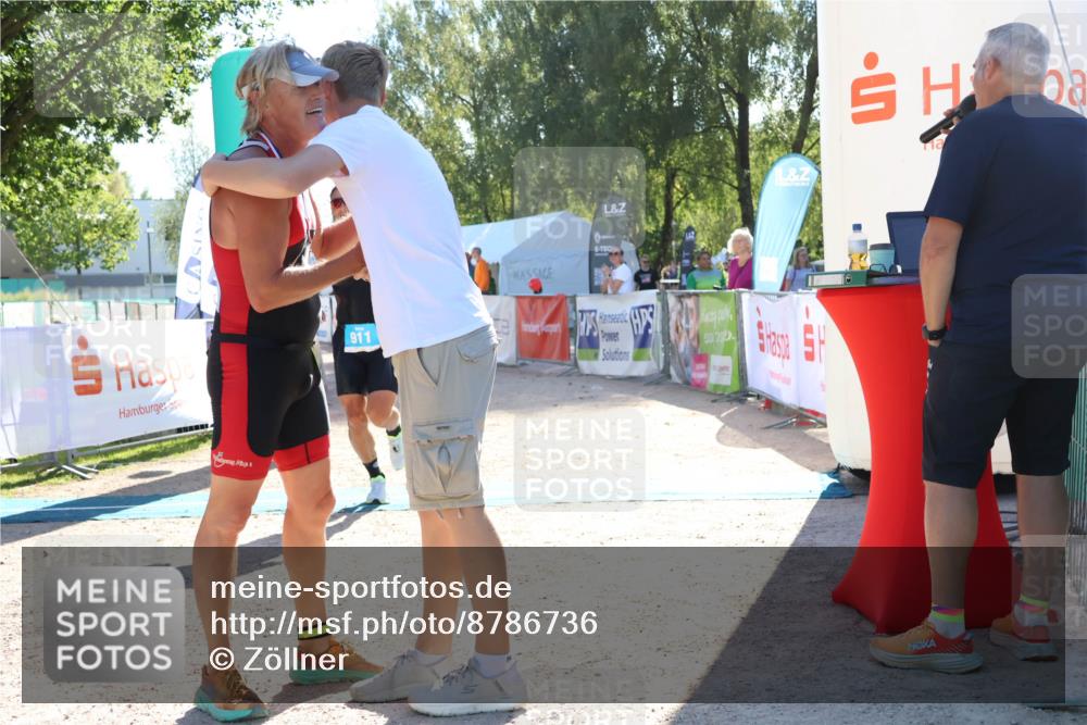 07.09.2025 - 19. Norderstedt Triathlon Zöllner http://msf.ph/oto/8786736 07.09.2025 15:43:08 Ziel 911 meine-sportfotos.de