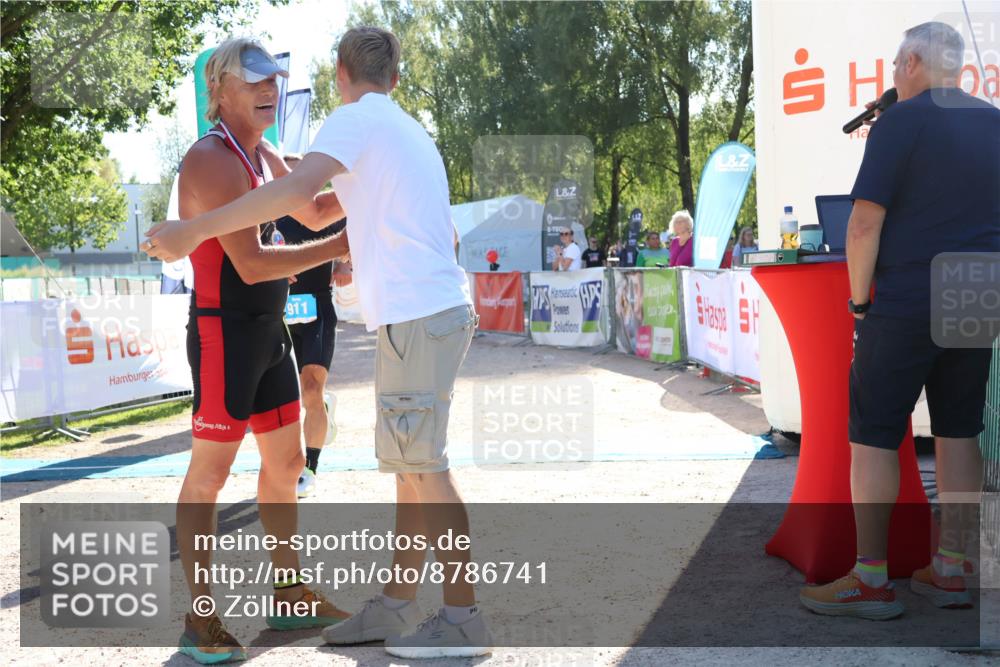07.09.2025 - 19. Norderstedt Triathlon Zöllner http://msf.ph/oto/8786741 07.09.2025 15:43:08 Ziel 911 meine-sportfotos.de