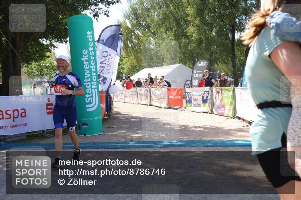 07.09.2025 - 19. Norderstedt Triathlon Zöllner http://msf.ph/oto/8786746 07.09.2025 13:27:42 Ziel 248, 295, 1376 meine-sportfotos.de