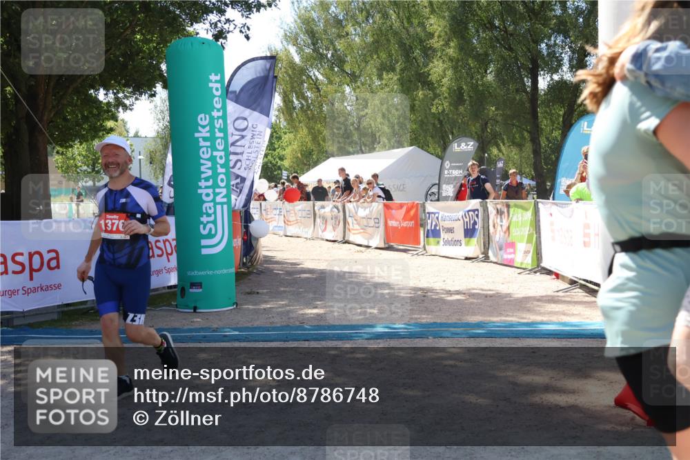 07.09.2025 - 19. Norderstedt Triathlon Zöllner http://msf.ph/oto/8786748 07.09.2025 13:27:42 Ziel 248, 295, 1376 meine-sportfotos.de