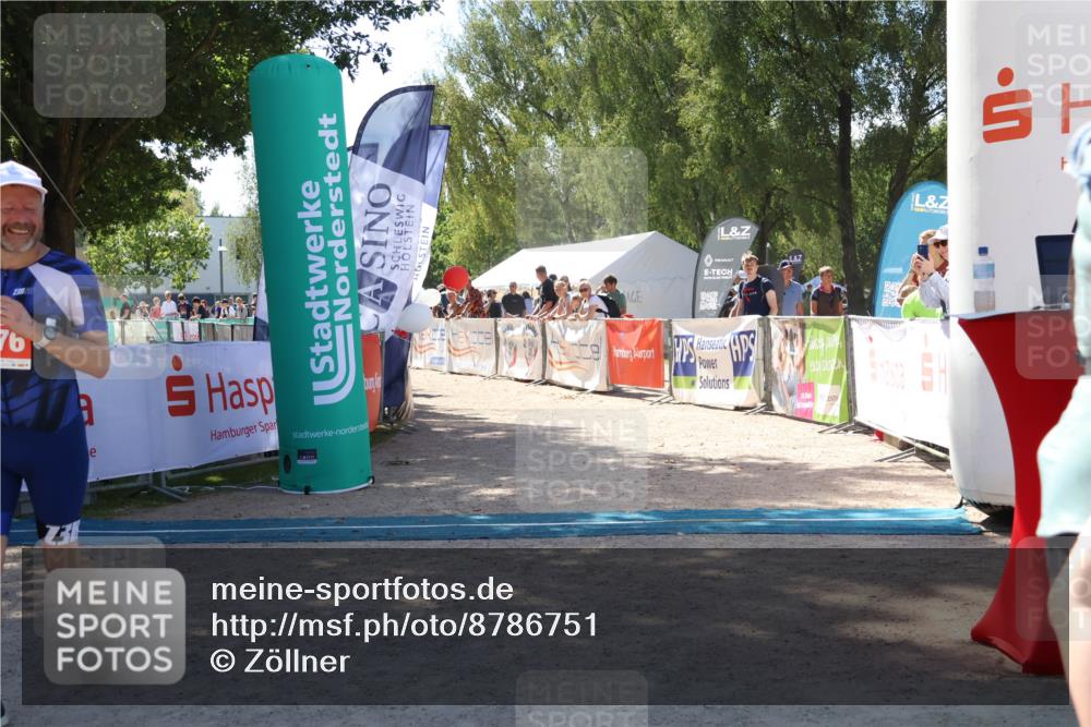 07.09.2025 - 19. Norderstedt Triathlon Zöllner http://msf.ph/oto/8786751 07.09.2025 13:27:43 Ziel 295, 1376 meine-sportfotos.de