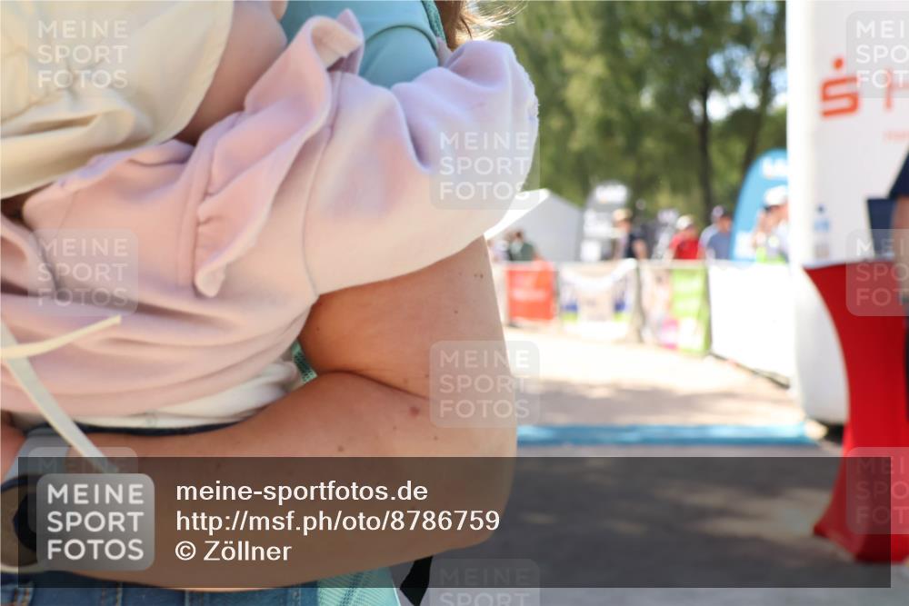 07.09.2025 - 19. Norderstedt Triathlon Zöllner http://msf.ph/oto/8786759 07.09.2025 13:27:45 Ziel 295, 1376 meine-sportfotos.de