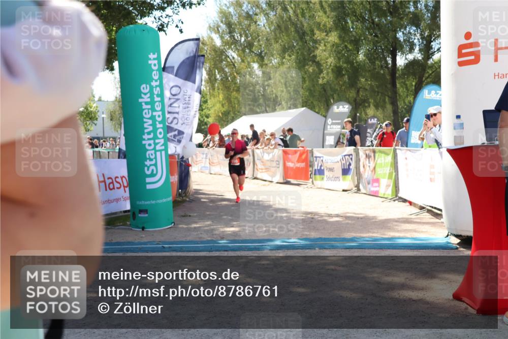 07.09.2025 - 19. Norderstedt Triathlon Zöllner http://msf.ph/oto/8786761 07.09.2025 13:27:45 Ziel 295, 1376 meine-sportfotos.de