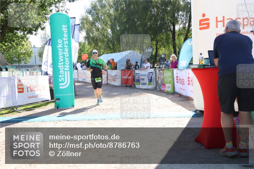 07.09.2025 - 19. Norderstedt Triathlon Zöllner http://msf.ph/oto/8786763 07.09.2025 15:44:08 Ziel 1034 meine-sportfotos.de