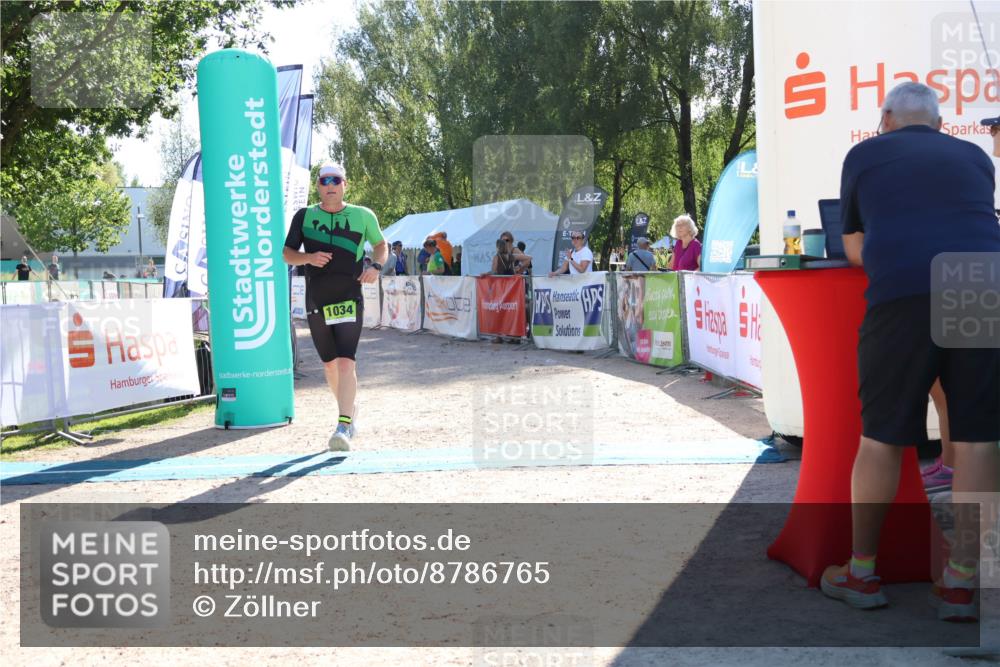 07.09.2025 - 19. Norderstedt Triathlon Zöllner http://msf.ph/oto/8786765 07.09.2025 15:44:09 Ziel 1034 meine-sportfotos.de