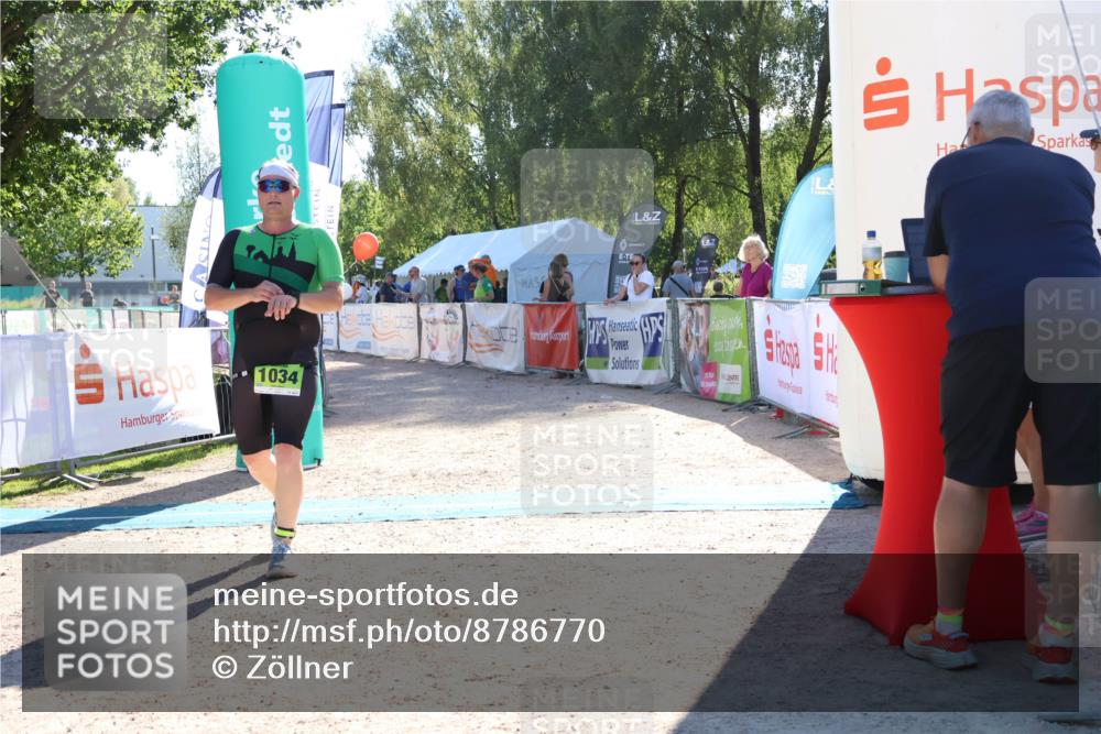 07.09.2025 - 19. Norderstedt Triathlon Zöllner http://msf.ph/oto/8786770 07.09.2025 15:44:10 Ziel 1034 meine-sportfotos.de