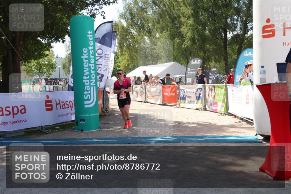 07.09.2025 - 19. Norderstedt Triathlon Zöllner http://msf.ph/oto/8786772 07.09.2025 13:27:46 Ziel 295, 1376 meine-sportfotos.de