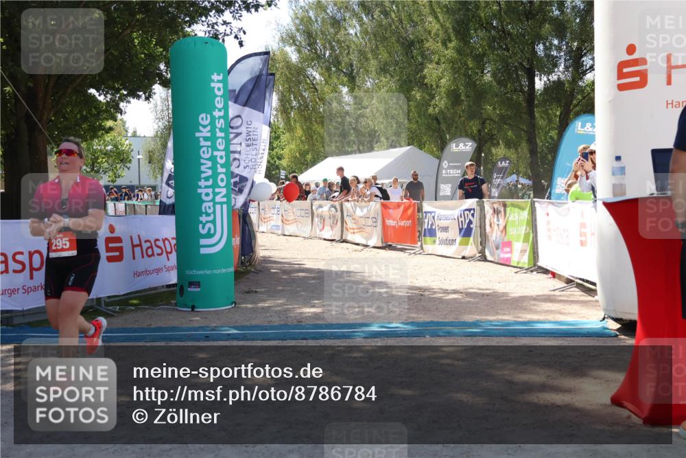 07.09.2025 - 19. Norderstedt Triathlon Zöllner http://msf.ph/oto/8786784 07.09.2025 13:27:48 Ziel 295 meine-sportfotos.de
