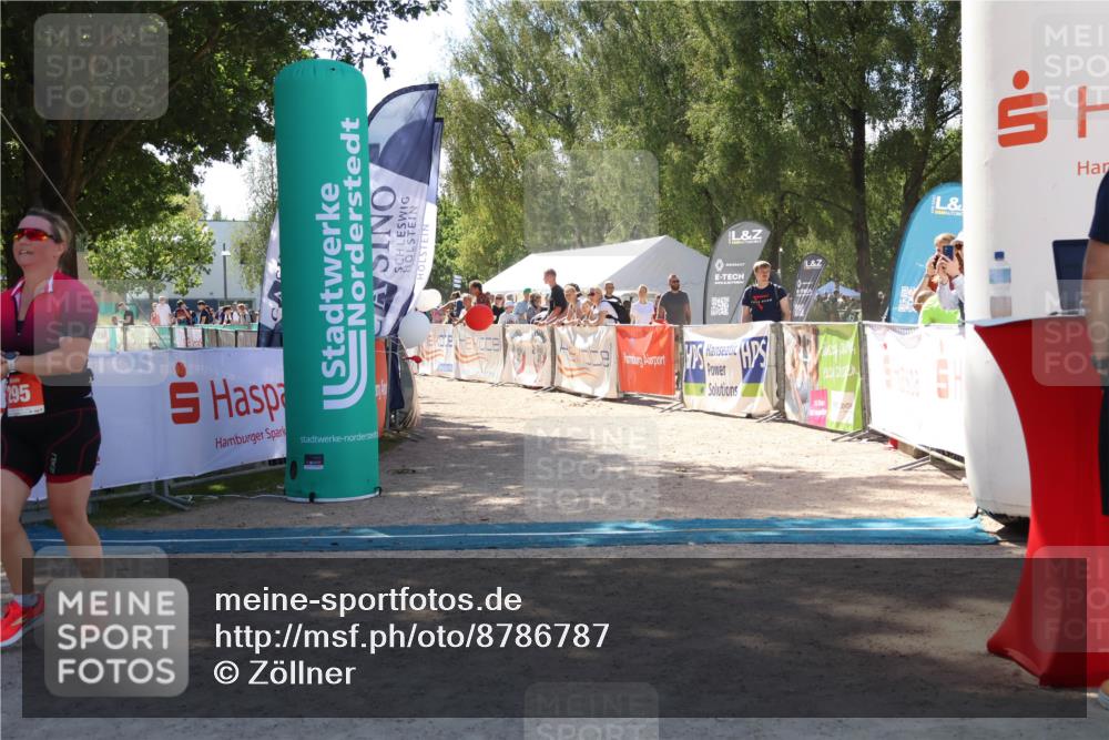 07.09.2025 - 19. Norderstedt Triathlon Zöllner http://msf.ph/oto/8786787 07.09.2025 13:27:48 Ziel 295 meine-sportfotos.de