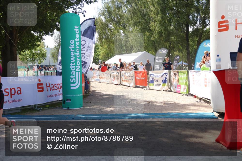 07.09.2025 - 19. Norderstedt Triathlon Zöllner http://msf.ph/oto/8786789 07.09.2025 13:27:48 Ziel 295 meine-sportfotos.de