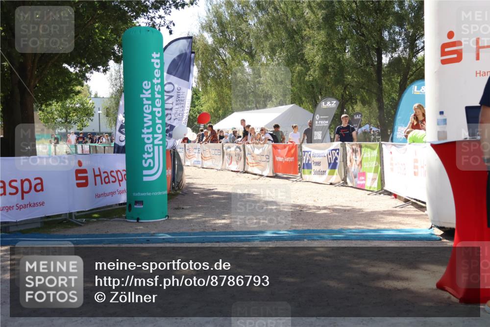 07.09.2025 - 19. Norderstedt Triathlon Zöllner http://msf.ph/oto/8786793 07.09.2025 13:27:49 Ziel 295 meine-sportfotos.de