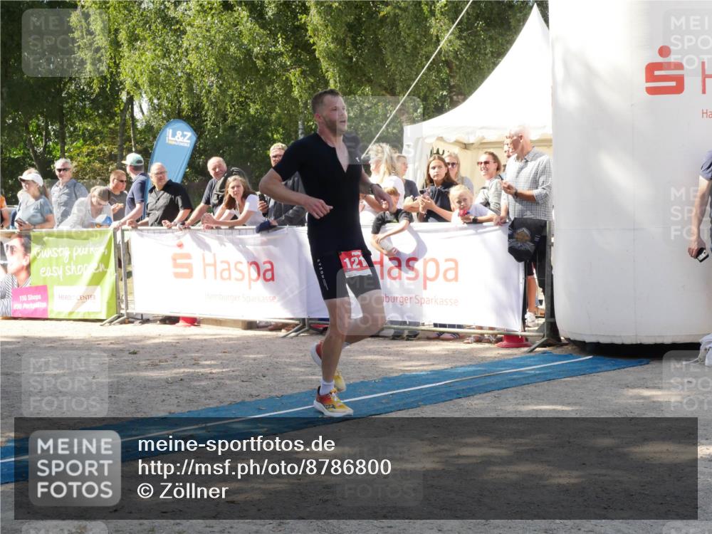 07.09.2025 - 19. Norderstedt Triathlon Zöllner http://msf.ph/oto/8786800 07.09.2025 13:08:53 Ziel 1212 meine-sportfotos.de