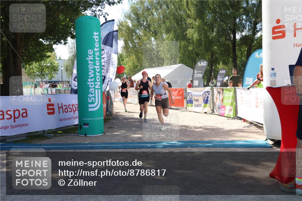 07.09.2025 - 19. Norderstedt Triathlon Zöllner http://msf.ph/oto/8786817 07.09.2025 13:28:23 Ziel 262, 290, 1264, 1295 meine-sportfotos.de