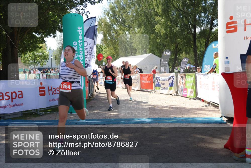 07.09.2025 - 19. Norderstedt Triathlon Zöllner http://msf.ph/oto/8786827 07.09.2025 13:28:24 Ziel 262, 290, 1264, 1295 meine-sportfotos.de