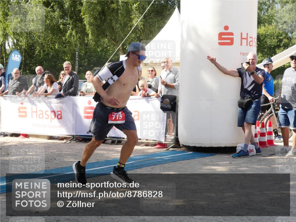 07.09.2025 - 19. Norderstedt Triathlon Zöllner http://msf.ph/oto/8786828 07.09.2025 13:09:40 Ziel 715 meine-sportfotos.de
