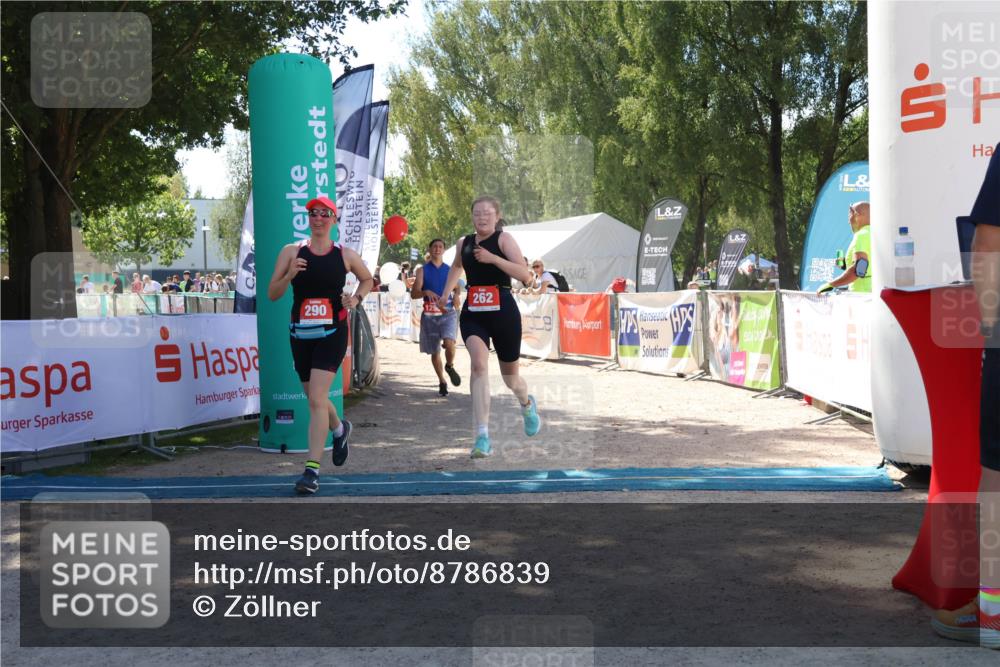 07.09.2025 - 19. Norderstedt Triathlon Zöllner http://msf.ph/oto/8786839 07.09.2025 13:28:25 Ziel 262, 290, 1264, 1295 meine-sportfotos.de