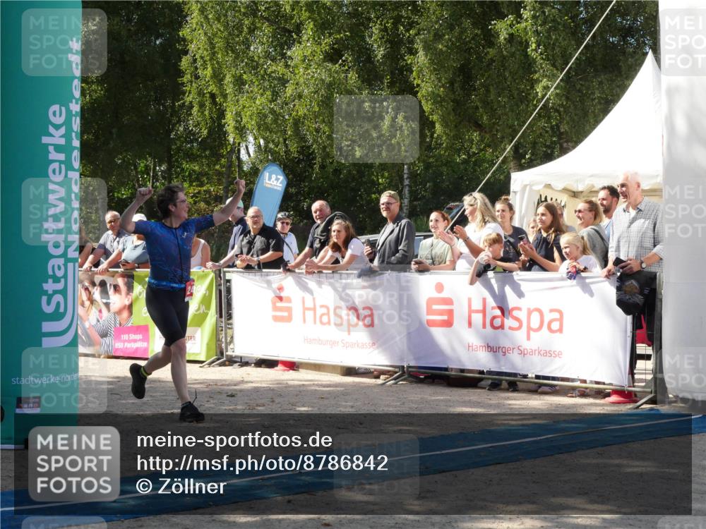 07.09.2025 - 19. Norderstedt Triathlon Zöllner http://msf.ph/oto/8786842 07.09.2025 13:10:44 Ziel 243 meine-sportfotos.de