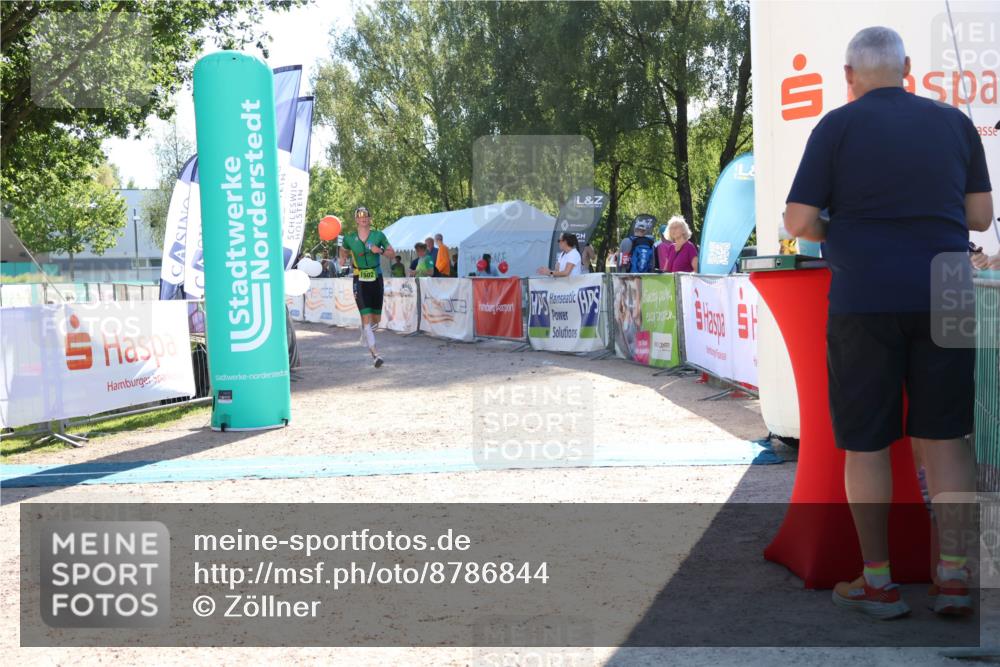 07.09.2025 - 19. Norderstedt Triathlon Zöllner http://msf.ph/oto/8786844 07.09.2025 15:45:15 Ziel  meine-sportfotos.de