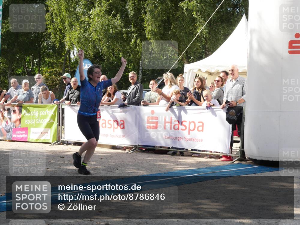 07.09.2025 - 19. Norderstedt Triathlon Zöllner http://msf.ph/oto/8786846 07.09.2025 13:10:44 Ziel 243 meine-sportfotos.de