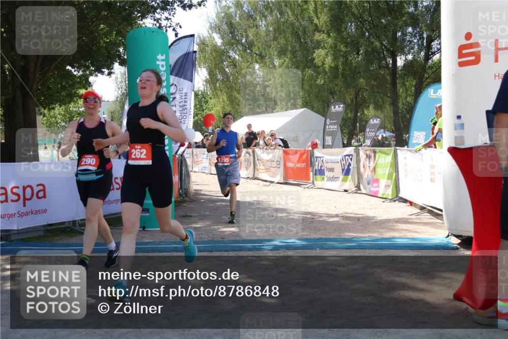 07.09.2025 - 19. Norderstedt Triathlon Zöllner http://msf.ph/oto/8786848 07.09.2025 13:28:26 Ziel 262, 290, 1264, 1295 meine-sportfotos.de
