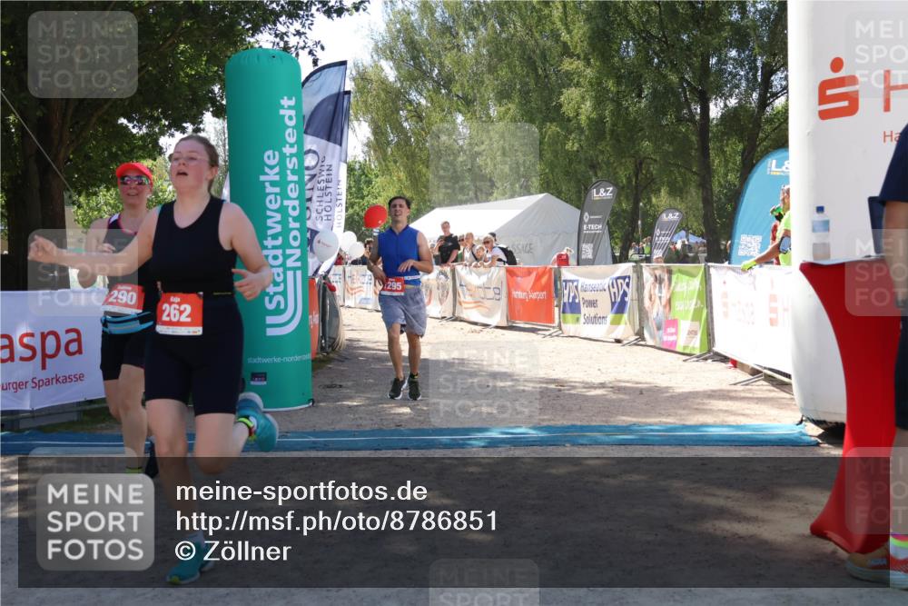 07.09.2025 - 19. Norderstedt Triathlon Zöllner http://msf.ph/oto/8786851 07.09.2025 13:28:26 Ziel 262, 290, 1264, 1295 meine-sportfotos.de