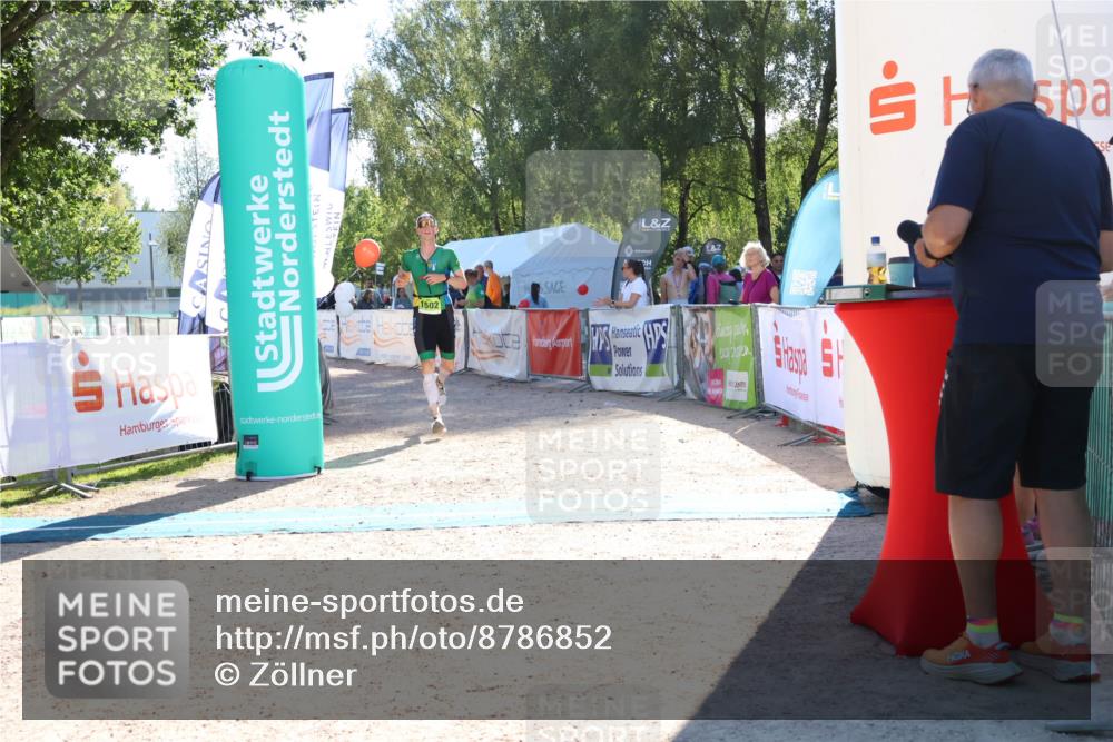 07.09.2025 - 19. Norderstedt Triathlon Zöllner http://msf.ph/oto/8786852 07.09.2025 15:45:16 Ziel  meine-sportfotos.de
