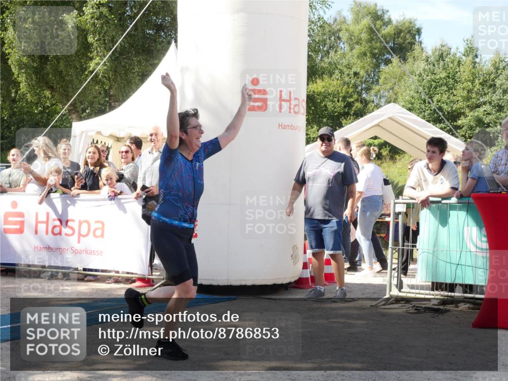 07.09.2025 - 19. Norderstedt Triathlon Zöllner http://msf.ph/oto/8786853 07.09.2025 13:10:45 Ziel 243 meine-sportfotos.de