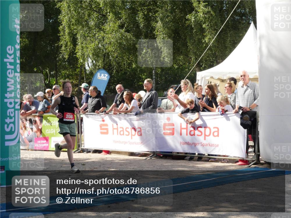 07.09.2025 - 19. Norderstedt Triathlon Zöllner http://msf.ph/oto/8786856 07.09.2025 13:11:09 Ziel 208 meine-sportfotos.de
