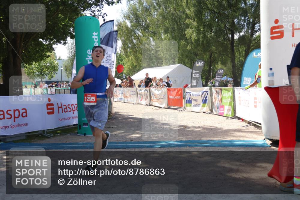 07.09.2025 - 19. Norderstedt Triathlon Zöllner http://msf.ph/oto/8786863 07.09.2025 13:28:27 Ziel 262, 290, 1264, 1295 meine-sportfotos.de