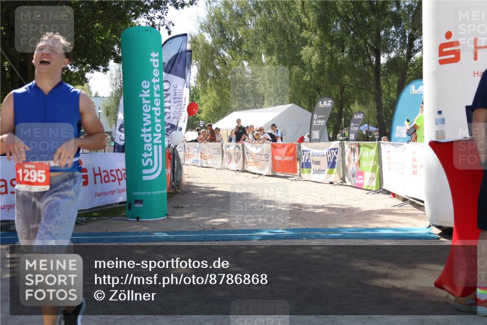 07.09.2025 - 19. Norderstedt Triathlon Zöllner http://msf.ph/oto/8786868 07.09.2025 13:28:28 Ziel 262, 290, 1264, 1295 meine-sportfotos.de