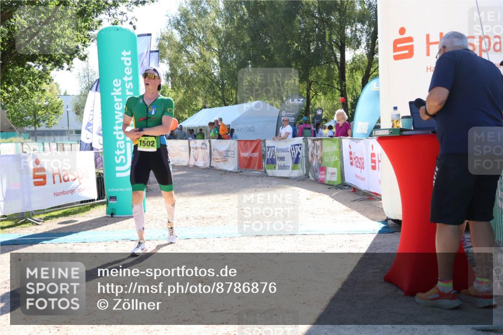 07.09.2025 - 19. Norderstedt Triathlon Zöllner http://msf.ph/oto/8786876 07.09.2025 15:45:19 Ziel  meine-sportfotos.de