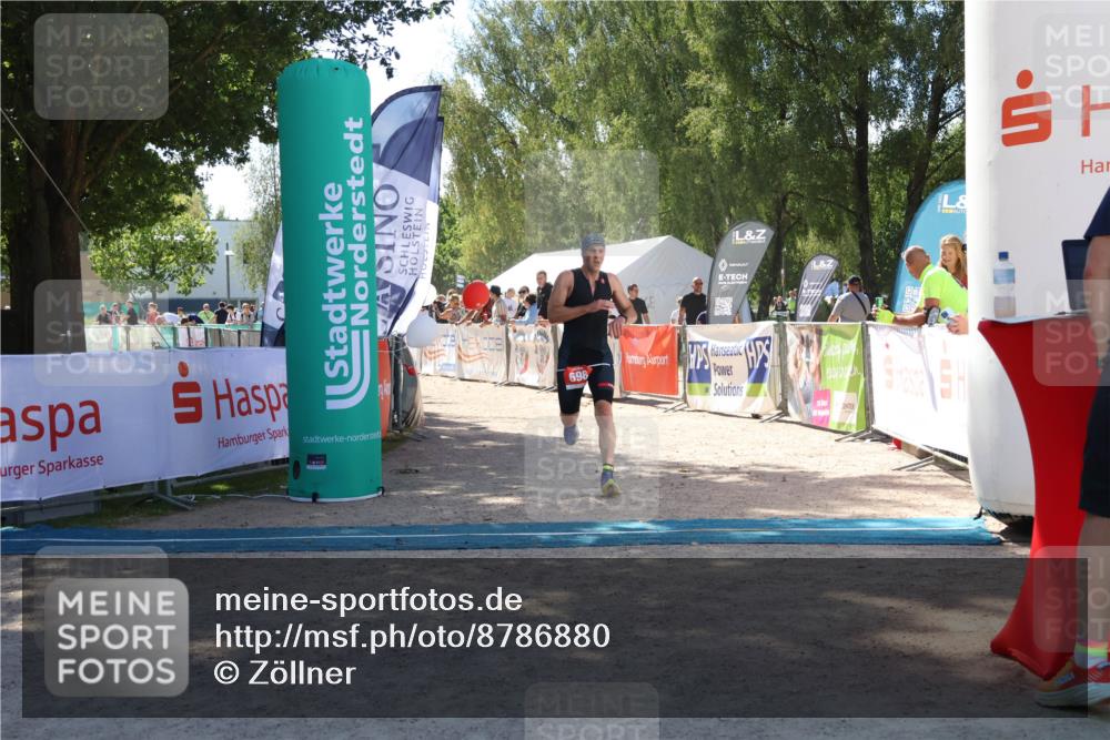 07.09.2025 - 19. Norderstedt Triathlon Zöllner http://msf.ph/oto/8786880 07.09.2025 13:28:41 Ziel 698 meine-sportfotos.de