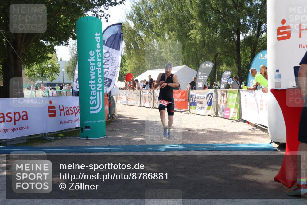 07.09.2025 - 19. Norderstedt Triathlon Zöllner http://msf.ph/oto/8786881 07.09.2025 13:28:41 Ziel 698 meine-sportfotos.de