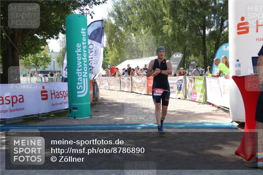 07.09.2025 - 19. Norderstedt Triathlon Zöllner http://msf.ph/oto/8786890 07.09.2025 13:28:42 Ziel 698 meine-sportfotos.de