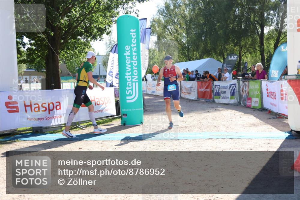 07.09.2025 - 19. Norderstedt Triathlon Zöllner http://msf.ph/oto/8786952 07.09.2025 15:47:09 Ziel 908, 1502 meine-sportfotos.de