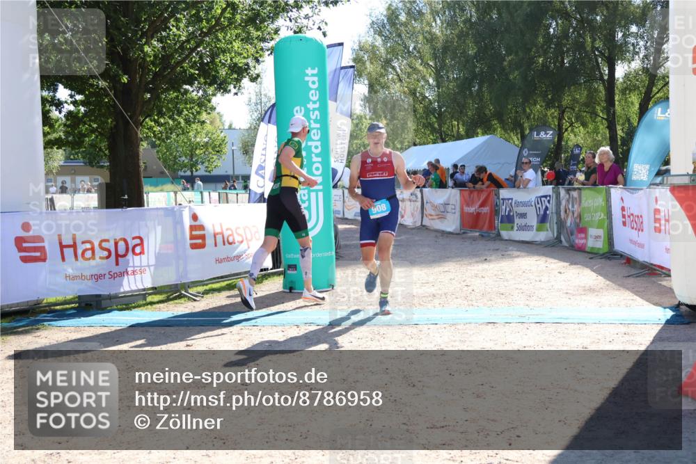 07.09.2025 - 19. Norderstedt Triathlon Zöllner http://msf.ph/oto/8786958 07.09.2025 15:47:09 Ziel 908, 1502 meine-sportfotos.de