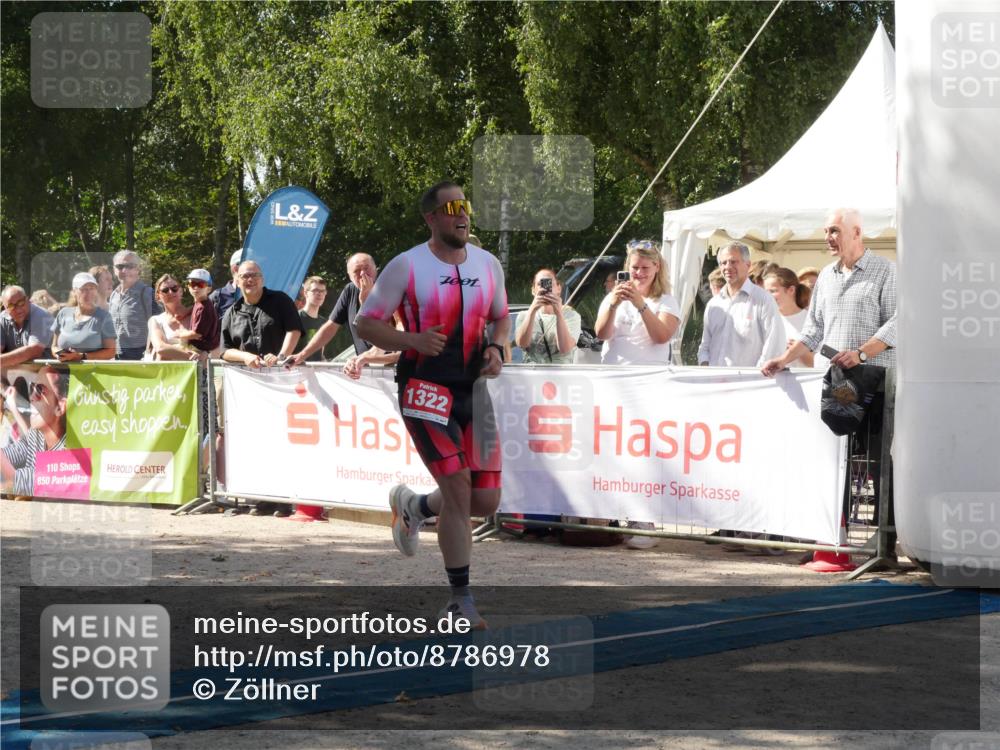 07.09.2025 - 19. Norderstedt Triathlon Zöllner http://msf.ph/oto/8786978 07.09.2025 13:13:09 Ziel 156, 1322 meine-sportfotos.de