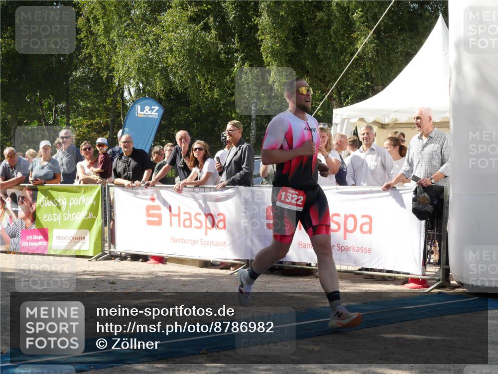 07.09.2025 - 19. Norderstedt Triathlon Zöllner http://msf.ph/oto/8786982 07.09.2025 13:13:09 Ziel 156, 1322 meine-sportfotos.de