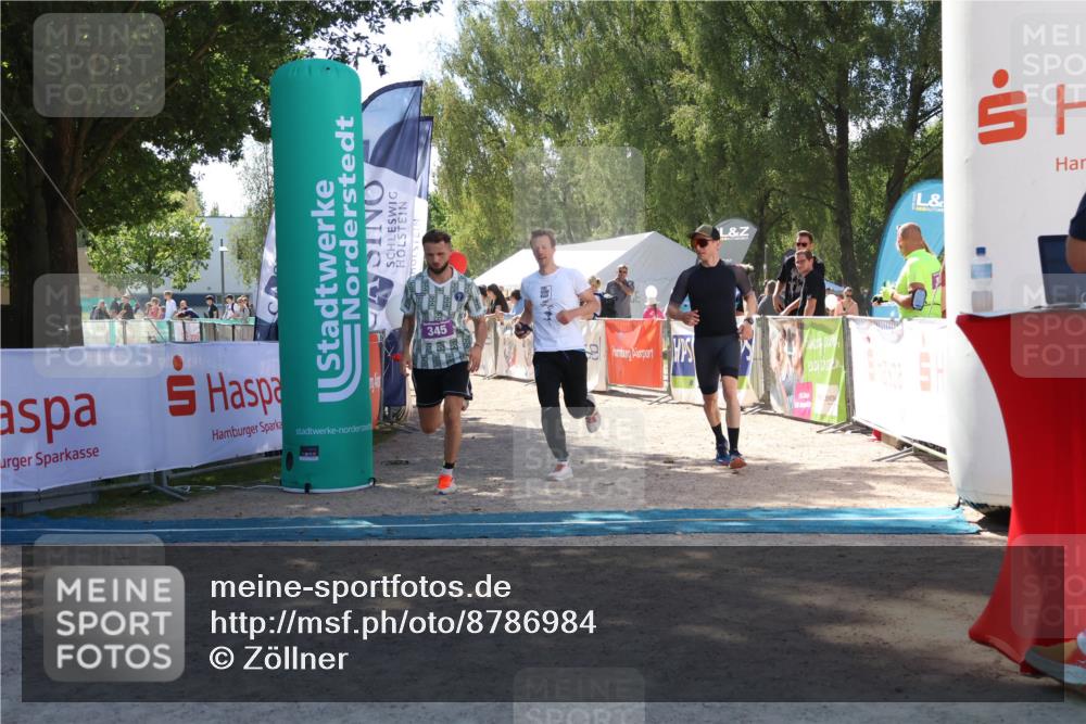 07.09.2025 - 19. Norderstedt Triathlon Zöllner http://msf.ph/oto/8786984 07.09.2025 13:29:41 Ziel 265, 266, 345 meine-sportfotos.de