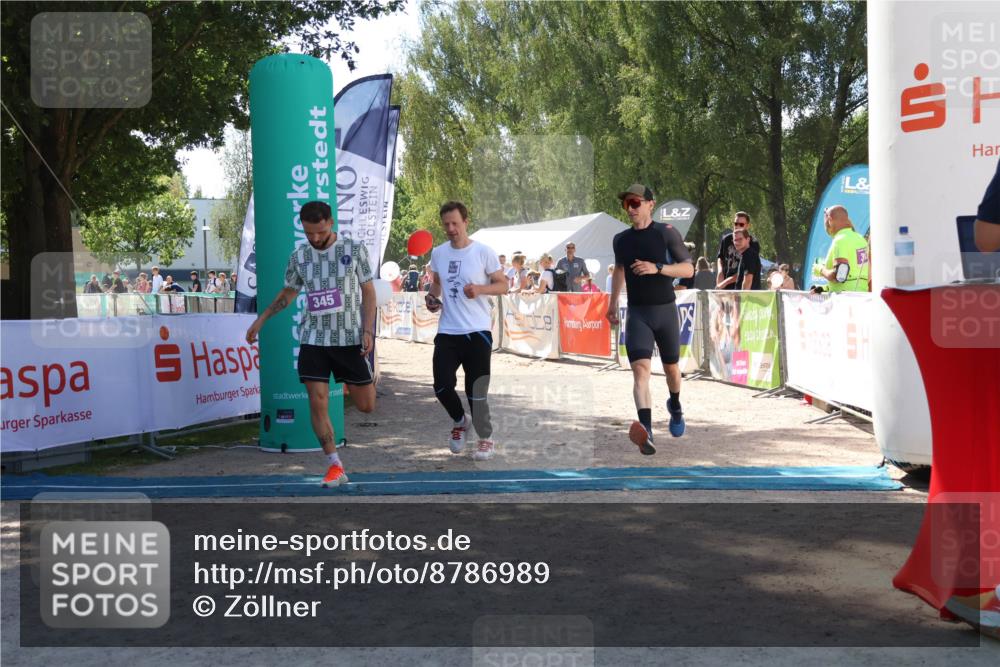 07.09.2025 - 19. Norderstedt Triathlon Zöllner http://msf.ph/oto/8786989 07.09.2025 13:29:42 Ziel 265, 266, 345 meine-sportfotos.de