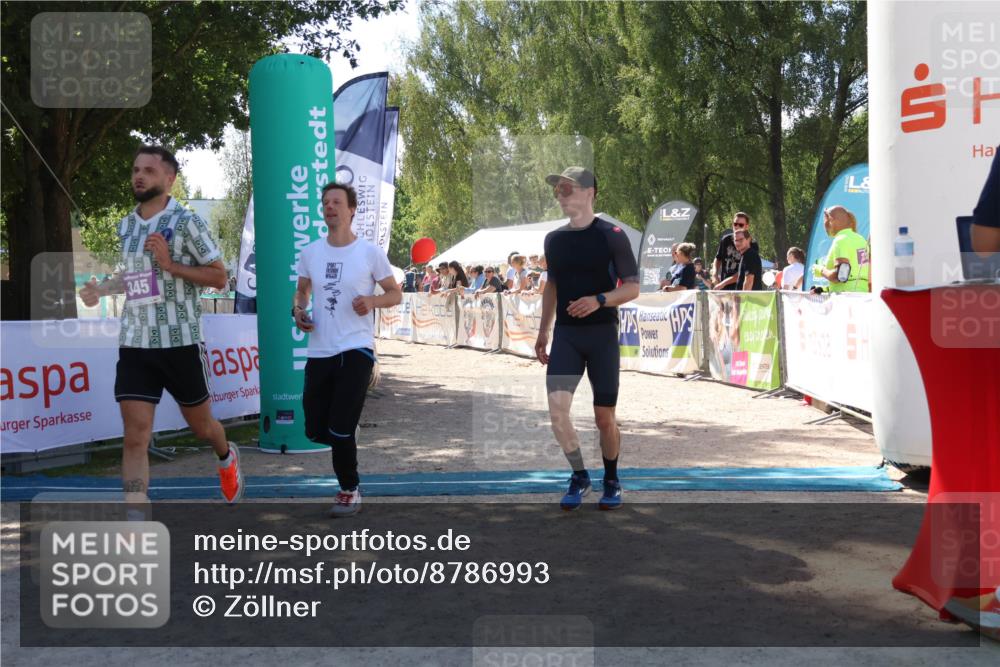 07.09.2025 - 19. Norderstedt Triathlon Zöllner http://msf.ph/oto/8786993 07.09.2025 13:29:42 Ziel 265, 266, 345 meine-sportfotos.de