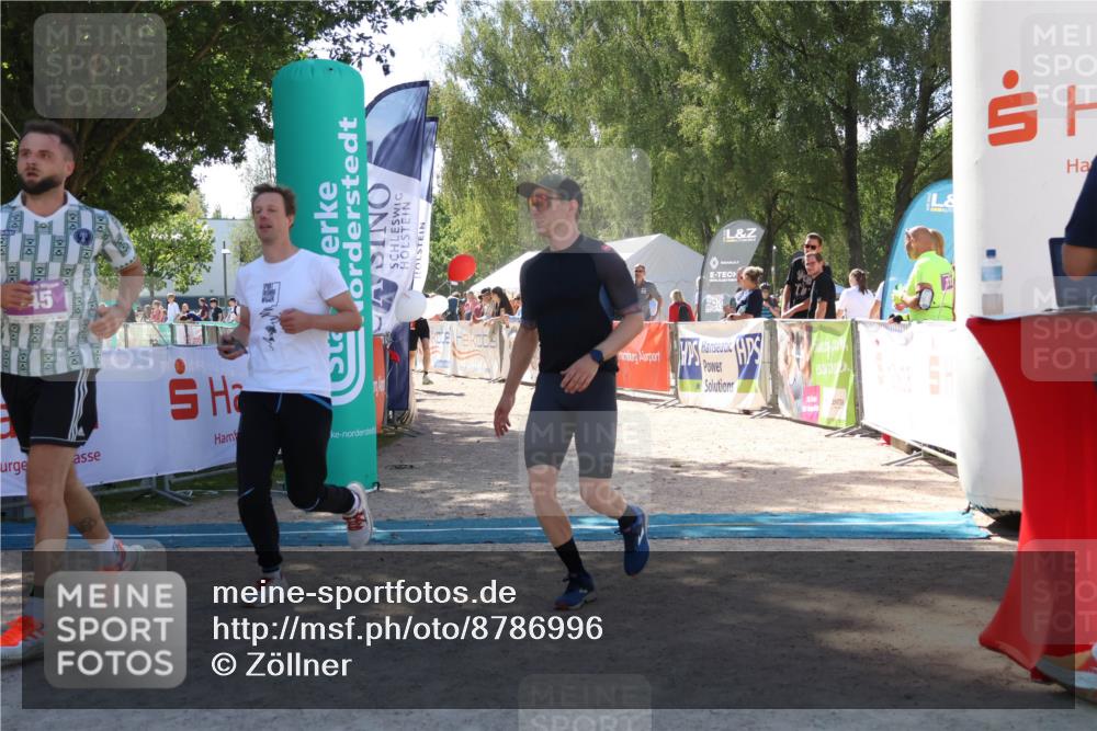 07.09.2025 - 19. Norderstedt Triathlon Zöllner http://msf.ph/oto/8786996 07.09.2025 13:29:43 Ziel 265, 266, 345 meine-sportfotos.de