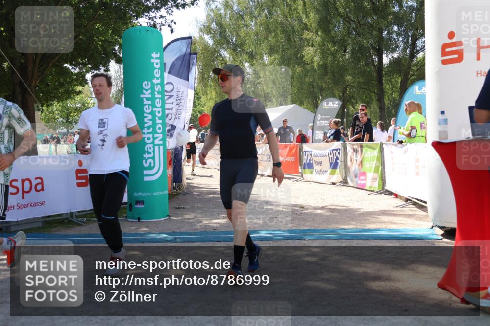 07.09.2025 - 19. Norderstedt Triathlon Zöllner http://msf.ph/oto/8786999 07.09.2025 13:29:43 Ziel 265, 266, 345 meine-sportfotos.de