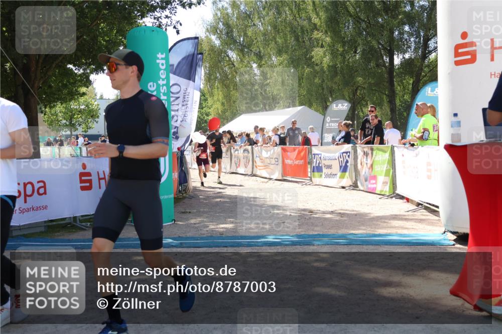 07.09.2025 - 19. Norderstedt Triathlon Zöllner http://msf.ph/oto/8787003 07.09.2025 13:29:43 Ziel 265, 266, 345 meine-sportfotos.de