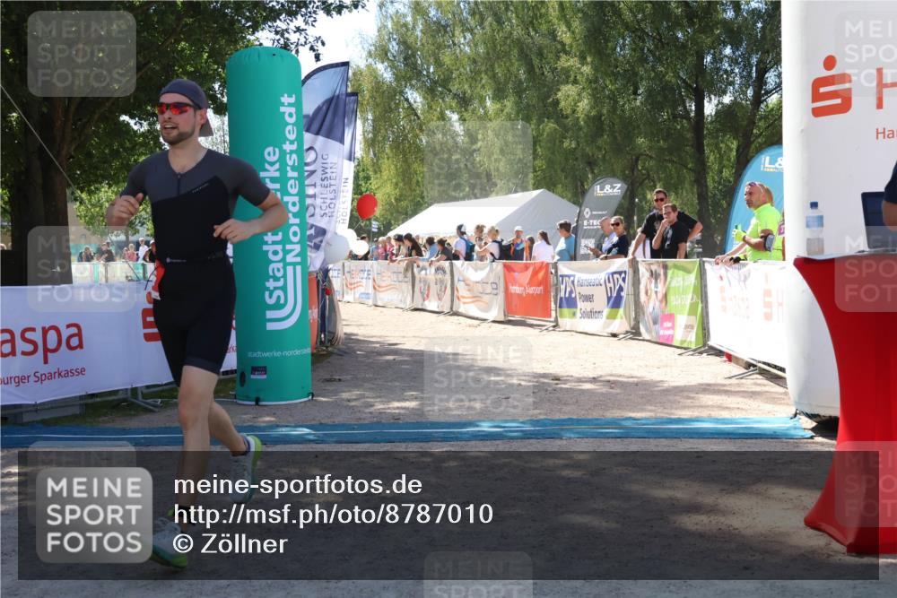 07.09.2025 - 19. Norderstedt Triathlon Zöllner http://msf.ph/oto/8787010 07.09.2025 13:29:48 Ziel 265, 266, 345 meine-sportfotos.de