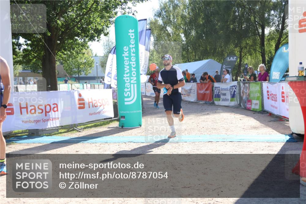 07.09.2025 - 19. Norderstedt Triathlon Zöllner http://msf.ph/oto/8787054 07.09.2025 15:47:58 Ziel 364, 960 meine-sportfotos.de
