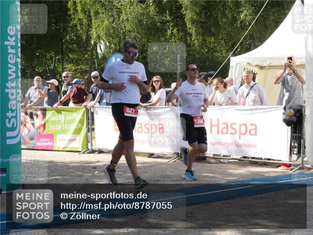 07.09.2025 - 19. Norderstedt Triathlon Zöllner http://msf.ph/oto/8787055 07.09.2025 13:14:22 Ziel 139, 302, 780, 827, 1277, 1293, 1398 meine-sportfotos.de